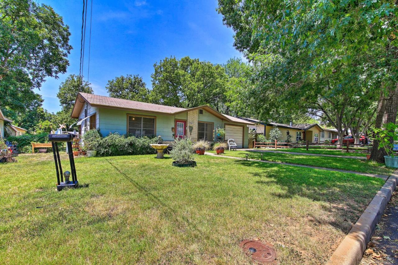 Fredericksburg Home 8 Blocks To Main St And Wineries Екстериор снимка
